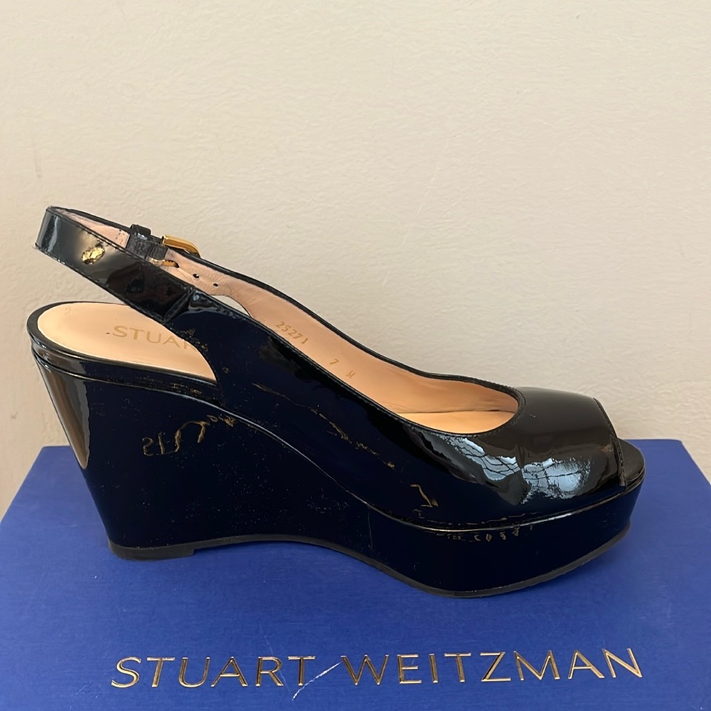 Stuart Weitzman Jean Black Patent wedge shoes.  Size 37.5 US7B.